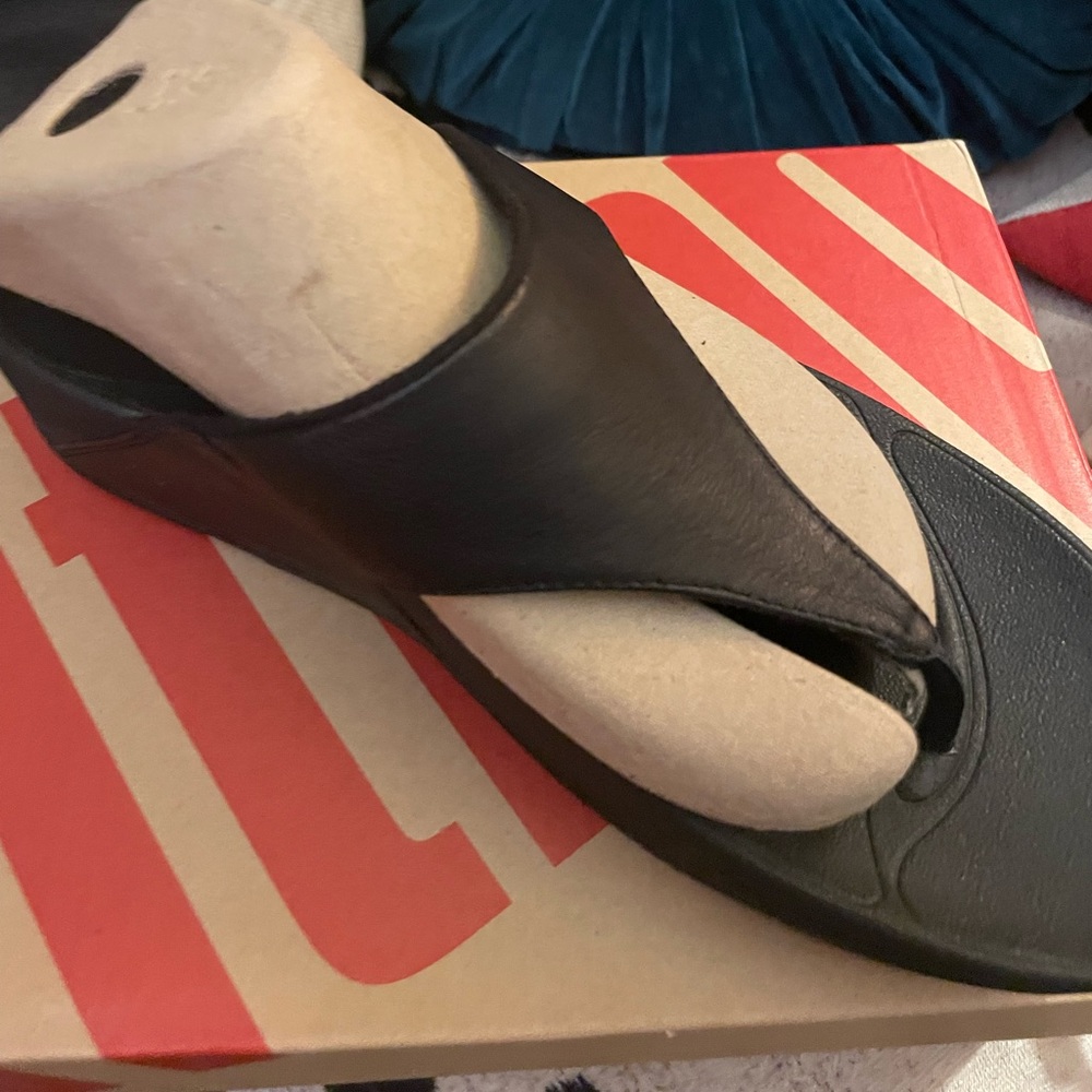 Brand new Fitflop black size 8